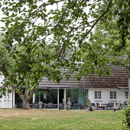 Gl. Brydegaard מלון